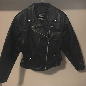 Woman’s size 3X leather Jacket.  NWT
